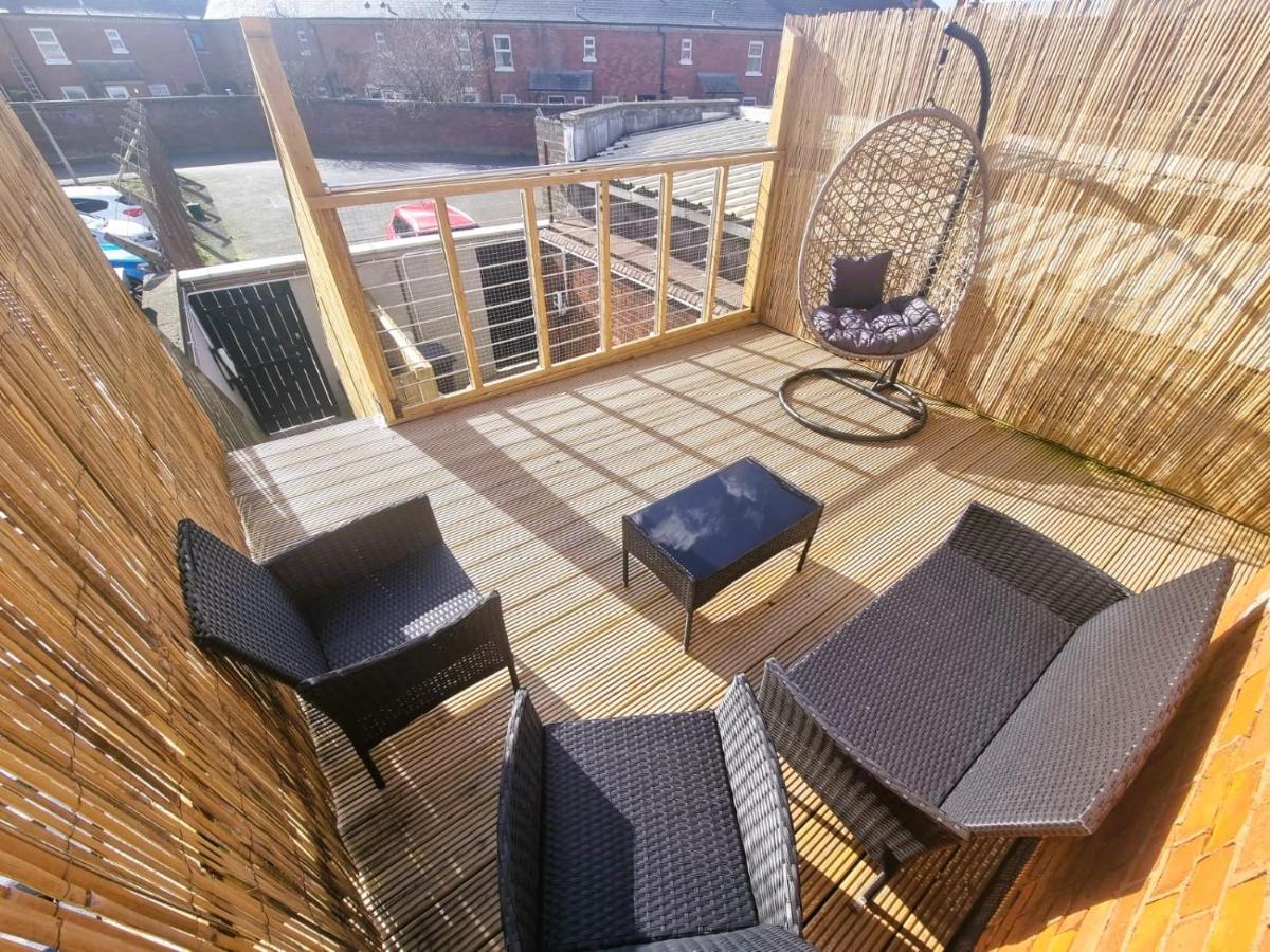 Lmk, 2 Bedroom Apartment, With Roof Terrace, Free Parking, Ev Charger, Great Location. Belfast Exterior photo